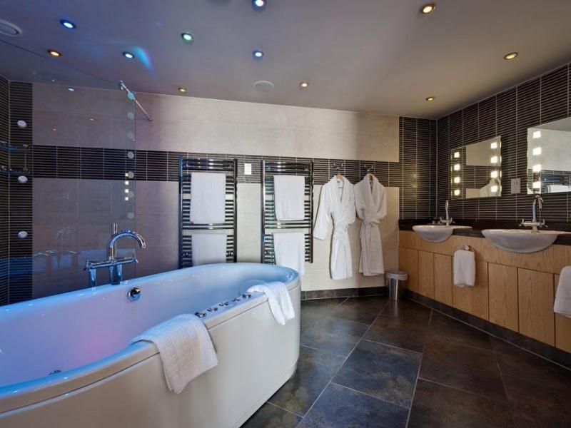 The Suites Hotel & Spa Knowsley - Liverpool By Compass Hospitality Εξωτερικό φωτογραφία